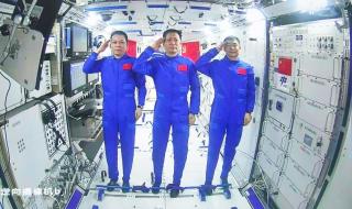 航天员驻守空间站微纪录片