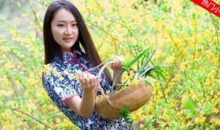 很适合晚上一个人躲在被窝里